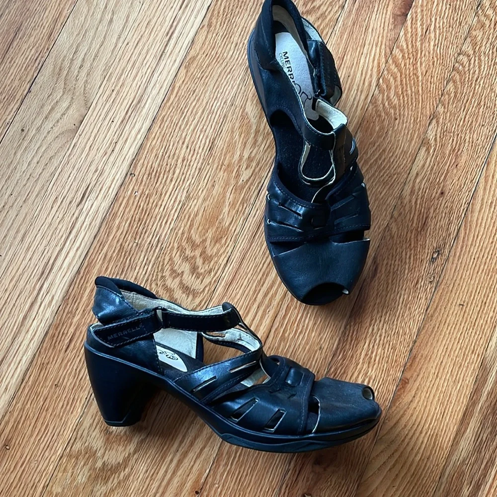Black Merrell Heels, Size 7 - Picture 2 of 5